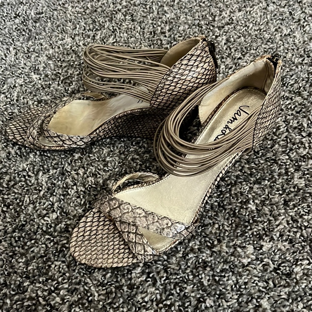 Sam & Libby wedge sandals. Women’s size 9M. Animal print.